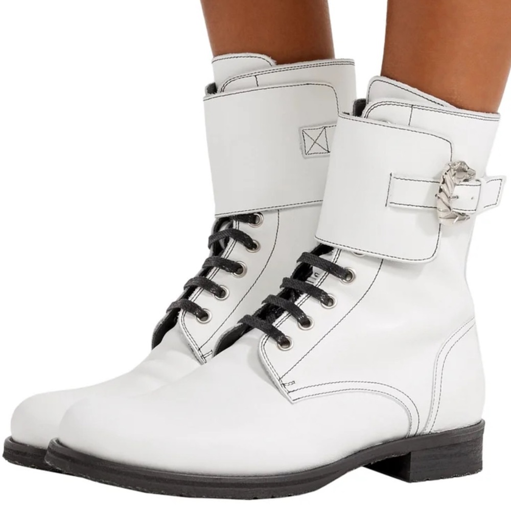 LIKE NEW DORATEYMUR WHITE COMBAT BOOTS